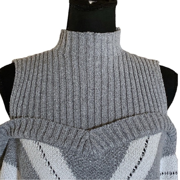 Oversized Cable Knit Sweater Sexy Boho Chic Grey/ White Off Shoulder Size 4X - Picture 3 of 12